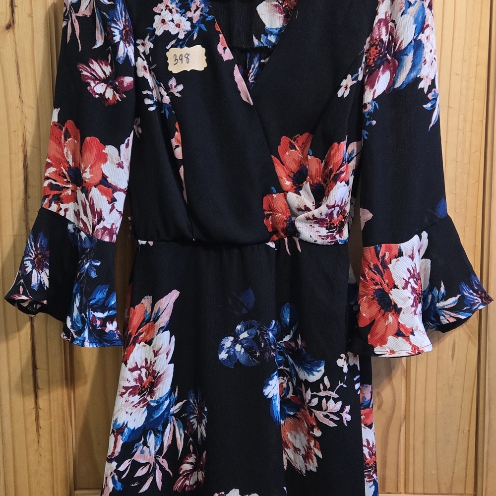 As U Wish Women's Dress Size XS‎ Mini Long Bell Sleeves Floral Print V Neck Boho